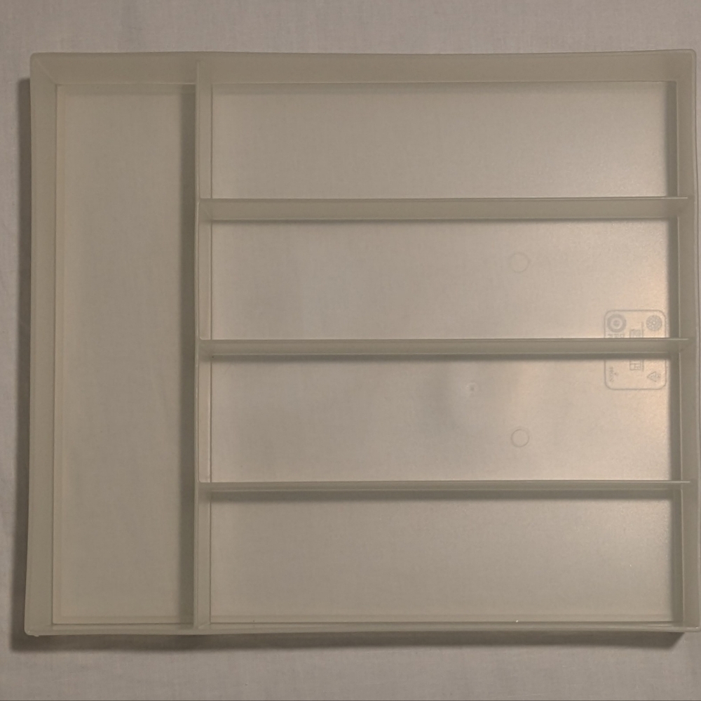 Clear Plastic Organizer Tray - Picture 4 of 7
